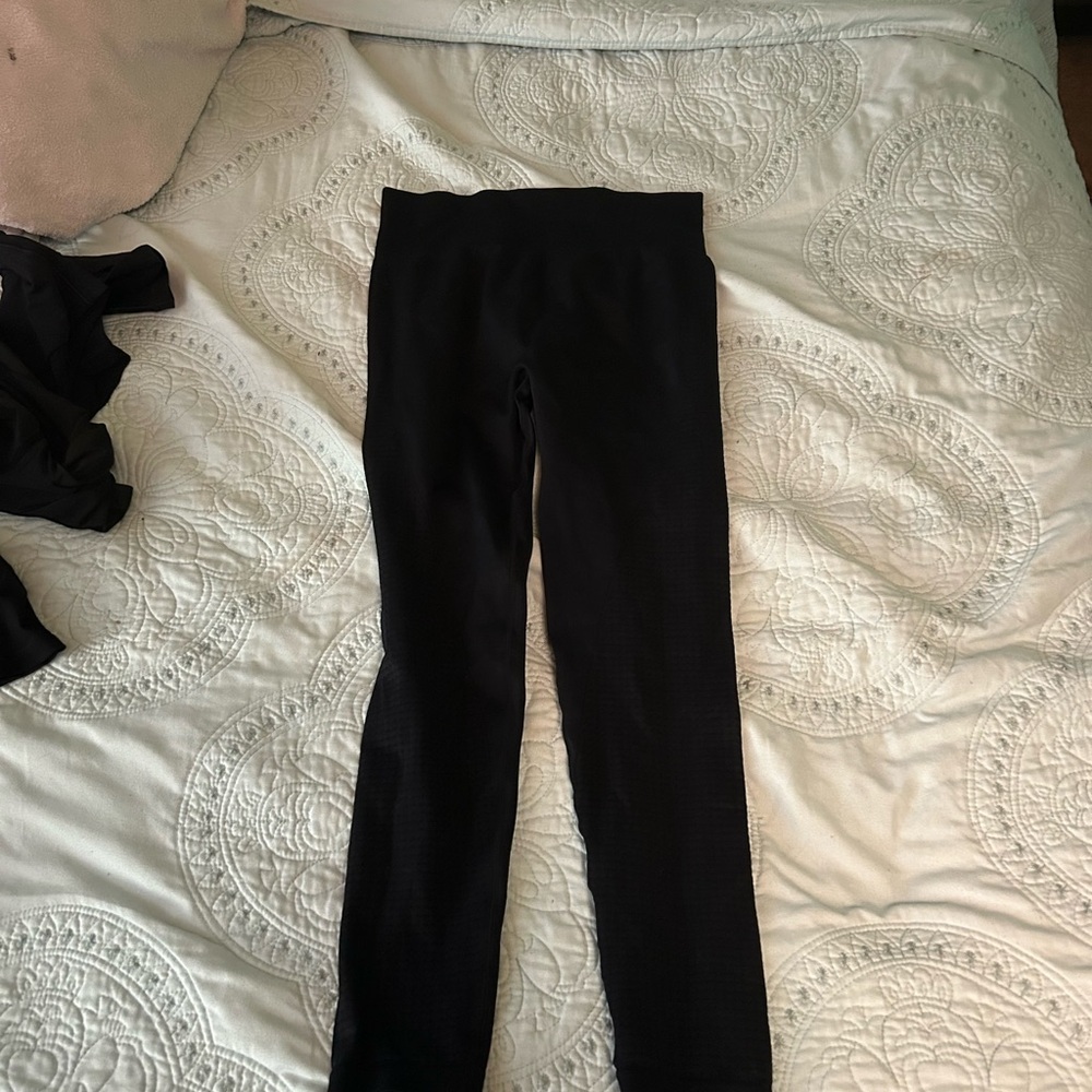 Black Full-Length Leggings with Slim Silhouette